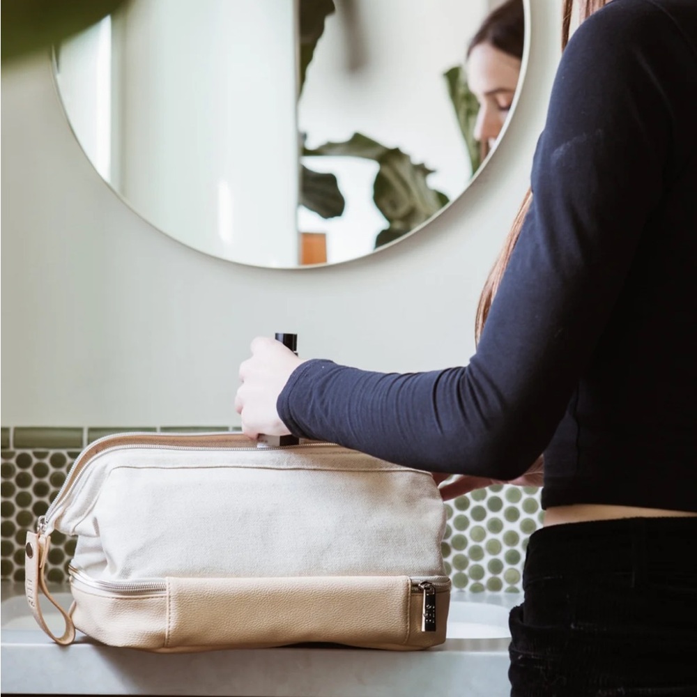BEIS Dopp Kit in Beige